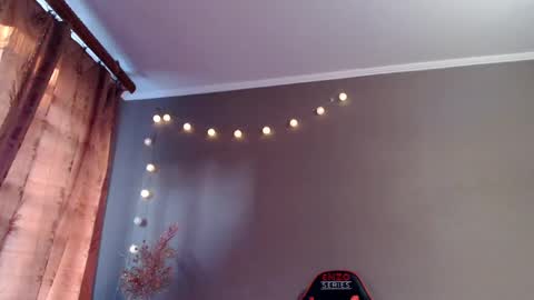 Lily online show from 27, 4, 2026