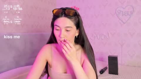 Snapshot of iris_on_cam chatting on 8, 10, 2025 iris on cam online show from 8, 10, 2025