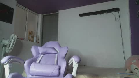 Camilla online show from 23, 2, 2025