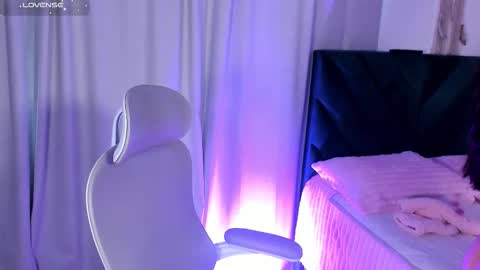 Iris Moira  online show from 5, 2, 2026