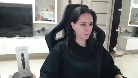 Irwi Tomboy online show from 14, 2, 2025