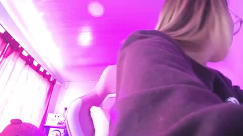 Isabella online show from 12, 7, 2026