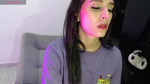 Isabella Hall online show from 22, 7, 2026