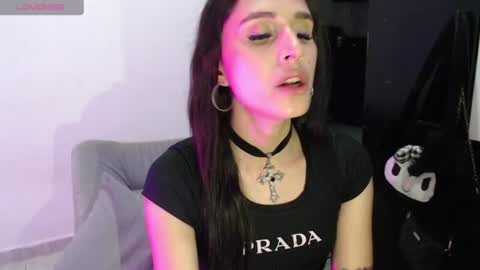 Isabella Hall online show from 25, 7, 2026