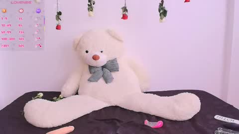 Isabella Laurentt  online show from 15, 2, 2025