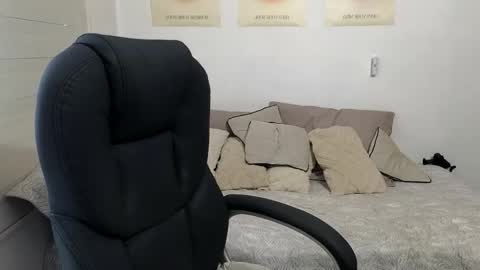 Isaac carter online show from 20, 4, 2026