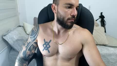 Snapshot of isaac_carter chatting on 1, 5, 2026 Isaac carter online show from 1, 5, 2026