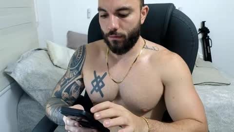 Snapshot of isaac_carter chatting on 2, 5, 2026 Isaac carter online show from 2, 5, 2026