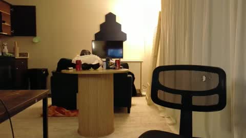 isaac online show from 27, 4, 2026