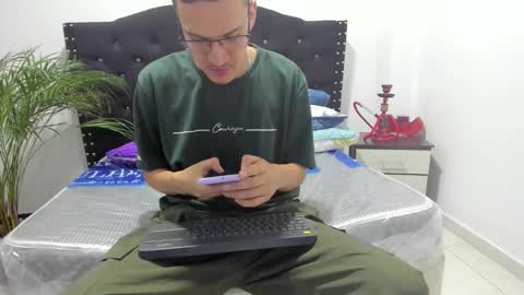 Isaac online show from 8, 5, 2026