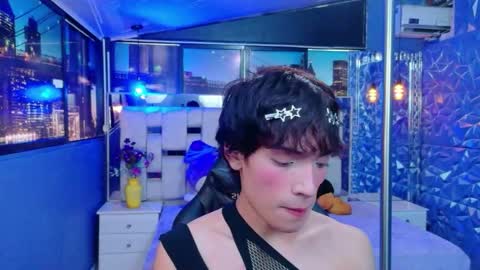 isaacnova online show from 31, 5, 2026