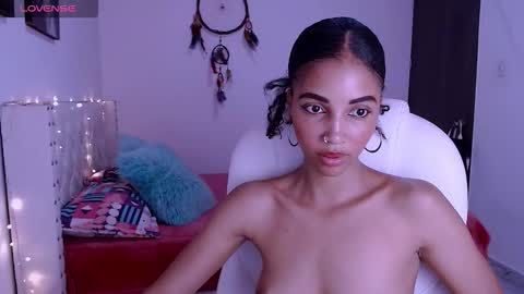 Snapshot of isabel_bailey chatting on 5, 3, 2026 isabel online show from 5, 3, 2026