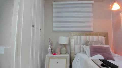 isabela__x online show from 9, 3, 2026