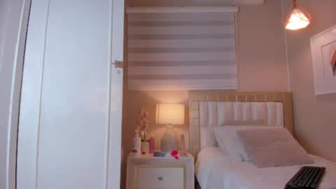 isabela__x online show from 23, 7, 2026