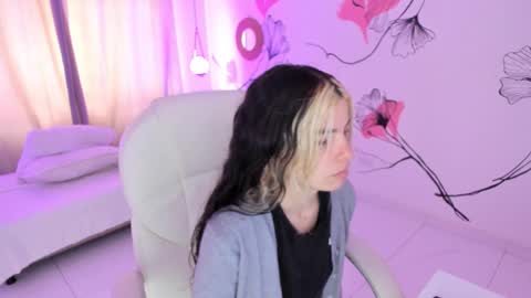 Snapshot of isabela_fiorelli chatting on 15, 9, 2025 isabela_fiorelli online show from 15, 9, 2025