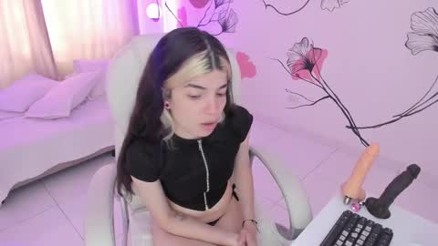 Snapshot of isabela_fiorelli chatting on 7, 10, 2025 isabela_fiorelli online show from 7, 10, 2025