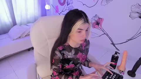 Snapshot of isabela_fiorelli chatting on 14, 10, 2025 isabela_fiorelli online show from 14, 10, 2025
