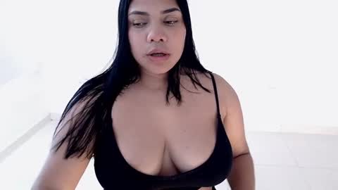 Snapshot of isabelateran chatting on 5, 8, 2026 isabelateran online show from 5, 8, 2026