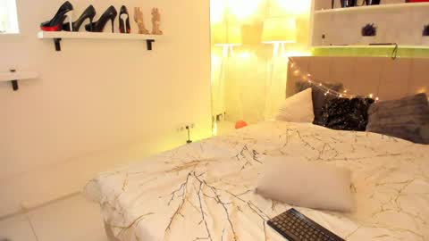 IsabelKiss online show from 7, 6, 2026