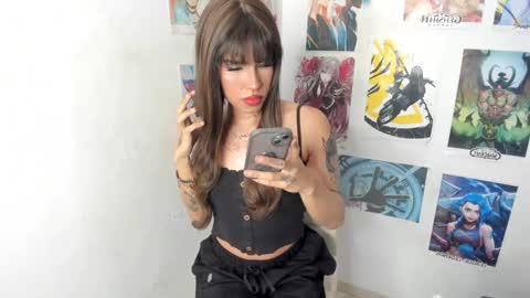Snapshot of isabell_xstar chatting on 13, 1, 2025 isa 3 online show from 13, 1, 2025