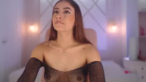 Snapshot of isabella__shine chatting on 9, 9, 2025 Isa online show from 9, 9, 2025