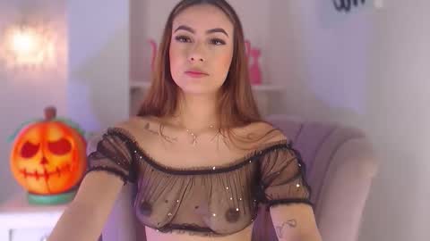 Snapshot of isabella__shine chatting on 24, 10, 2025 Isa online show from 24, 10, 2025