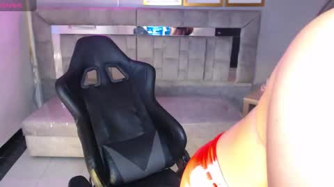 Snapshot of isabella_collen_v chatting on 10, 11, 2025 Hi Stream 800am to 200pm online show from 10, 11, 2025