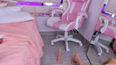 isabella_gomez11 online show from 12, 1, 2025