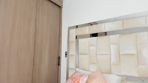 isabella_gomez11 online show from 17, 2, 2025