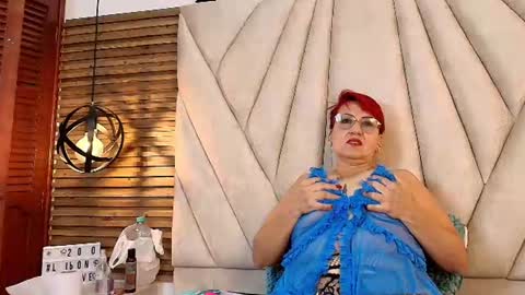 isabella_luxet online show from 11, 6, 2026
