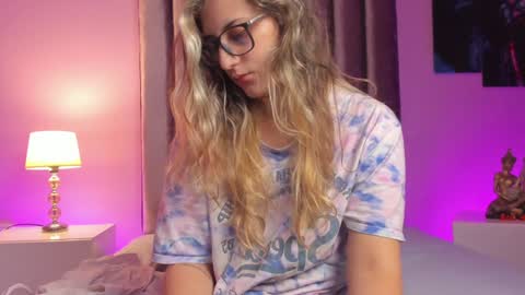 Isabella Rros online show from 14, 12, 2024