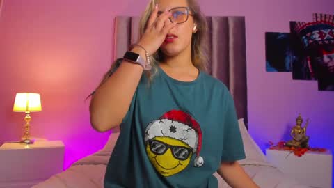 Isabella Rros online show from 19, 12, 2024