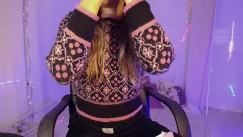 Isabella Rros online show from 4, 10, 2025