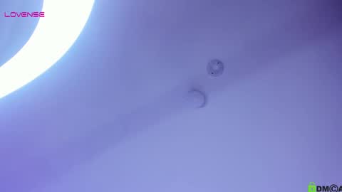 Isabella White online show from 10, 3, 2025