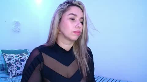 isabellaa_smith03 online show from 19, 7, 2026