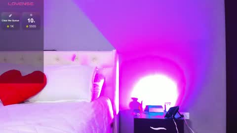 Instagram soybella01  online show from 18, 6, 2026
