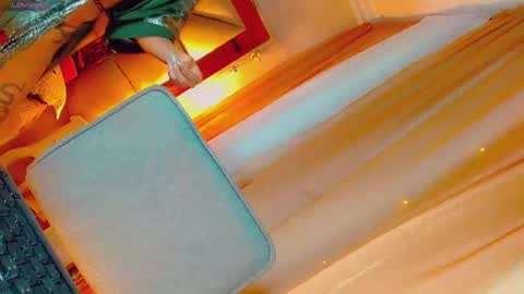 isabellagirs online show from 20, 9, 2025