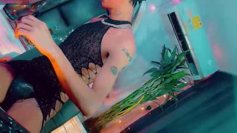 isabellagirs online show from 28, 4, 2026