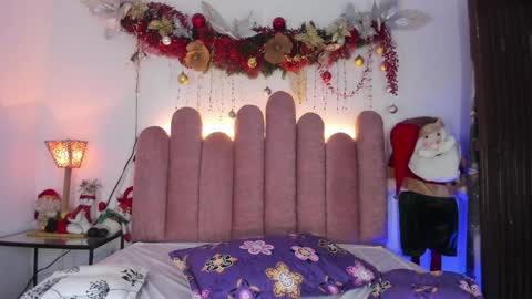 Snapshot of isabellas_smith chatting on 6, 1, 2025 Martina IG martissmith01 online show from 6, 1, 2025