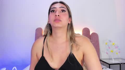 Snapshot of isabellas_smith chatting on 1, 2, 2025 Martina IG martissmith01 online show from 1, 2, 2025