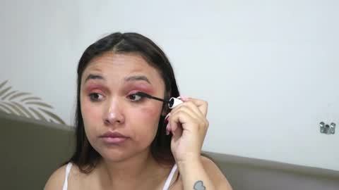   online show from 25, 4, 2026