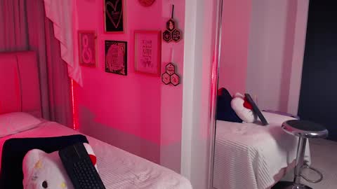 Isabelle Daza online show from 25, 4, 2026