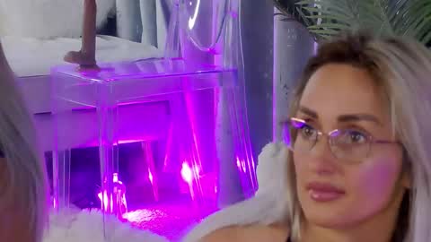 Snapshot of isabelleethan chatting on 10, 6, 2026 IsabelleEthan online show from 10, 6, 2026