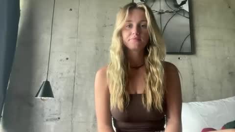 isabellesings online show from 15, 2, 2026