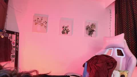 Snapshot of isaferrer06 chatting on 4, 12, 2025 Isabella Ferrer online show from 4, 12, 2025