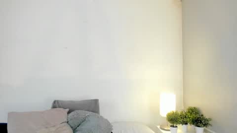 isameow online show from 5, 2, 2025