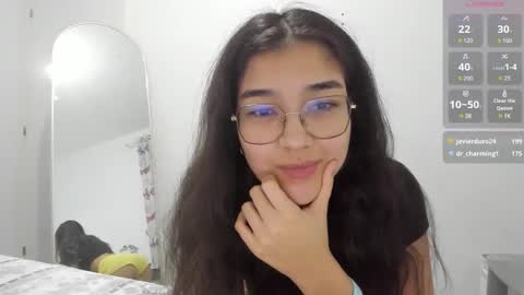 Isa Suarez online show from 7, 4, 2026