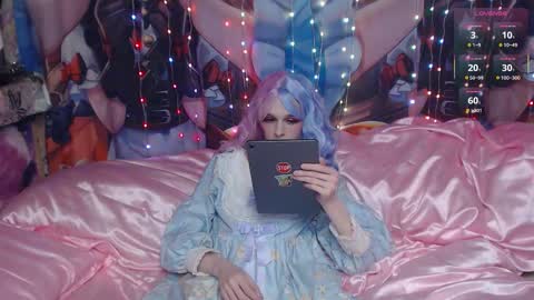 Snapshot of iselestias chatting on 1, 12, 2025 Sele online show from 1, 12, 2025