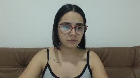 Snapshot of isemma chatting on 8, 10, 2025 Emma online show from 8, 10, 2025