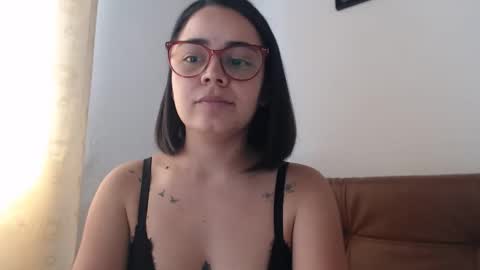 Snapshot of isemma chatting on 13, 11, 2025 Emma online show from 13, 11, 2025